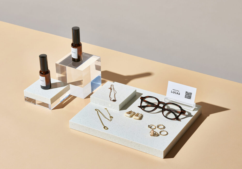 プロダクトの事例(ディスプレイツール-アクセサリー)｜＆A