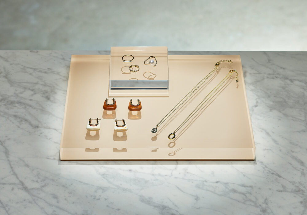 プロダクトの事例(ディスプレイツール-ジュエリー)｜＆A