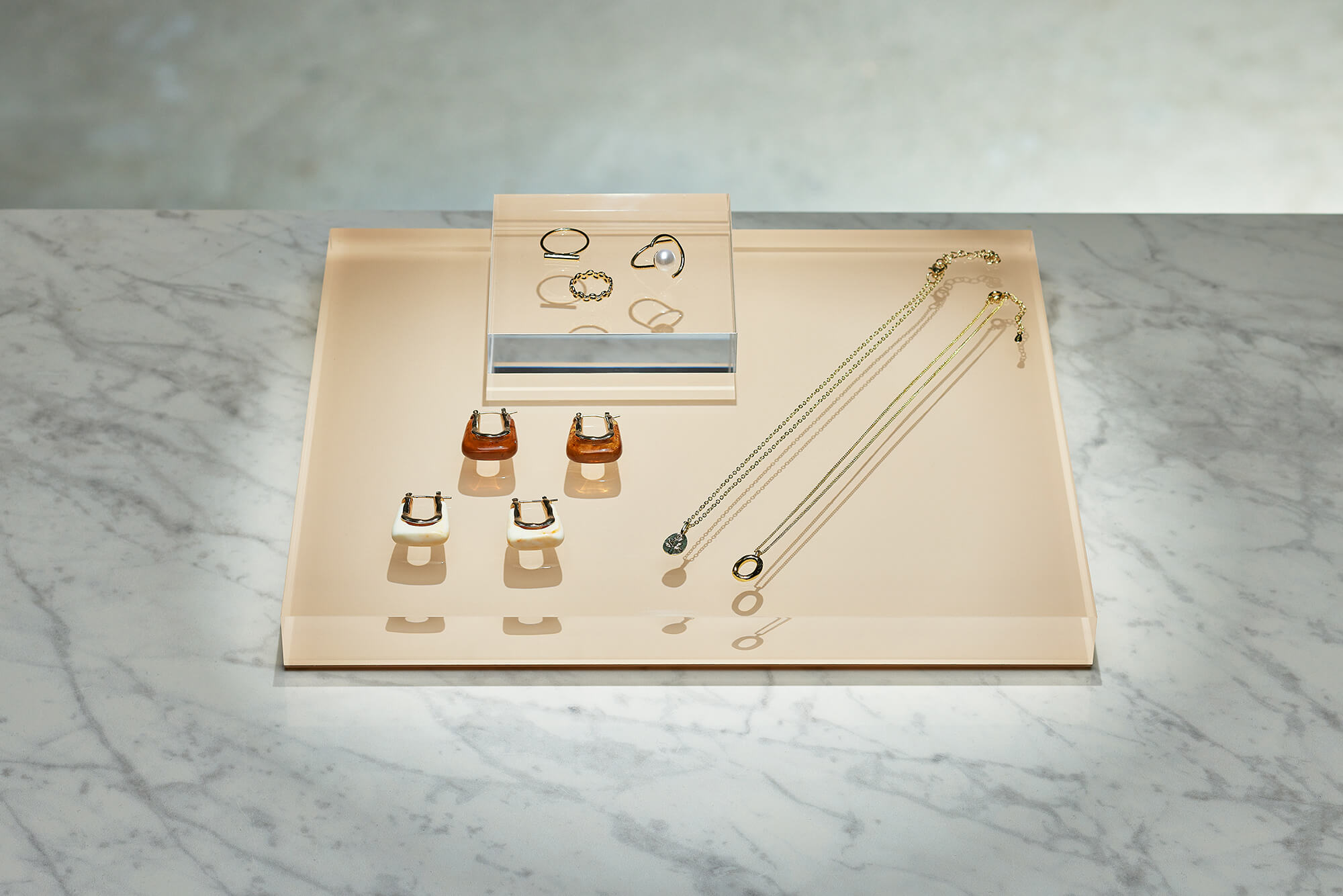 プロダクトの事例(ディスプレイツール-ジュエリー)｜＆A