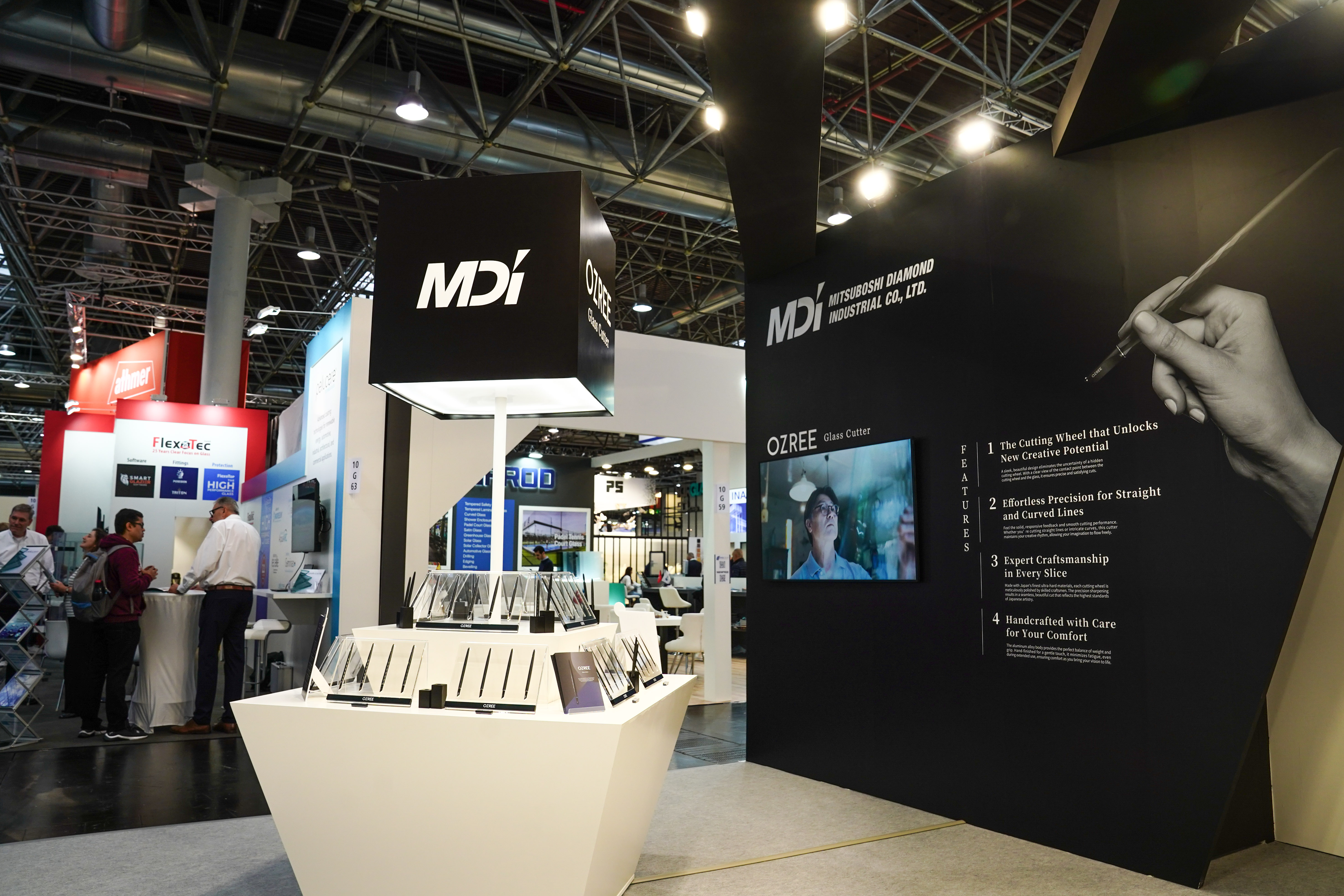 海外展示会の事例(OZREE)｜＆A