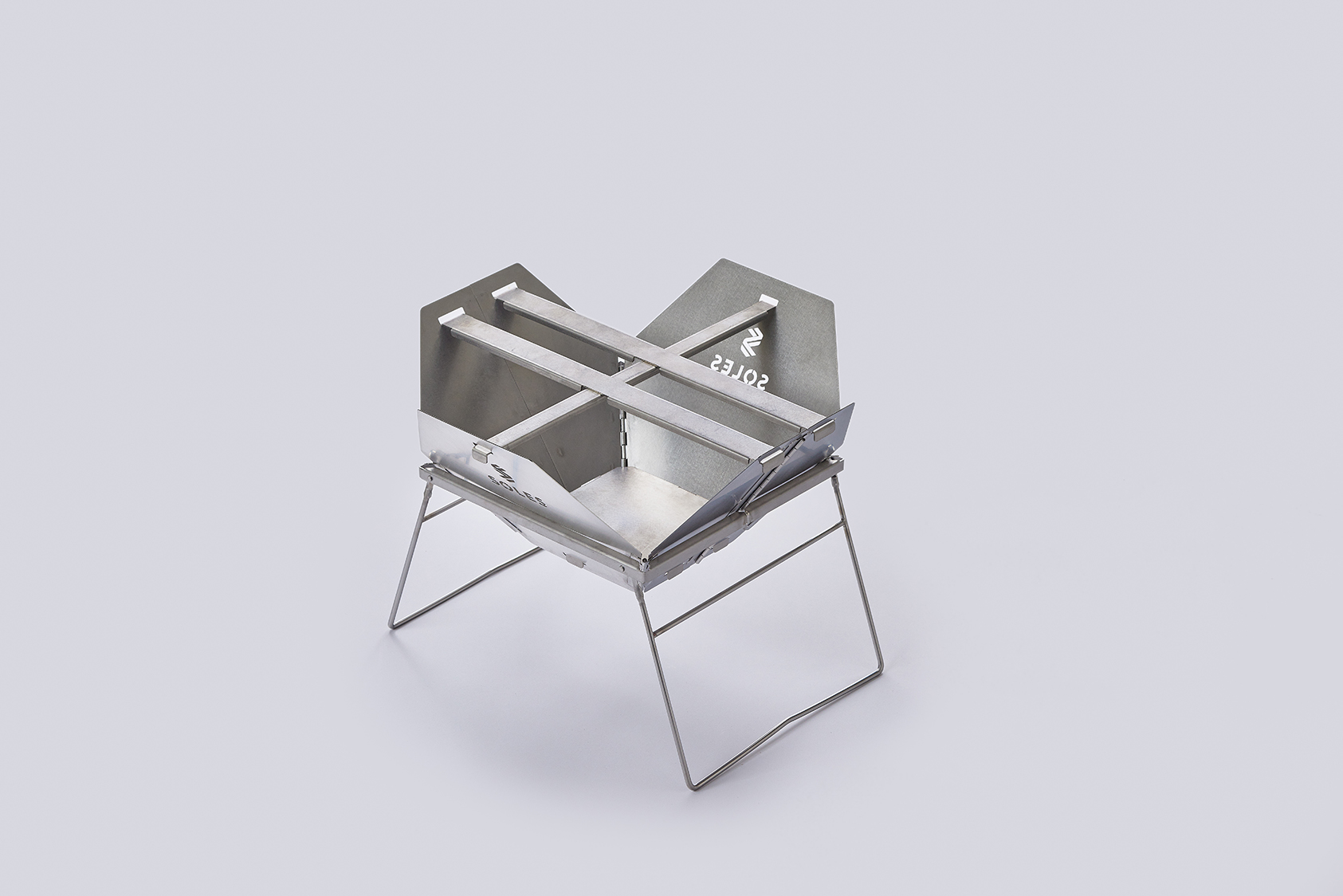 プロダクトとブランディングの事例(焚き火台)|&A